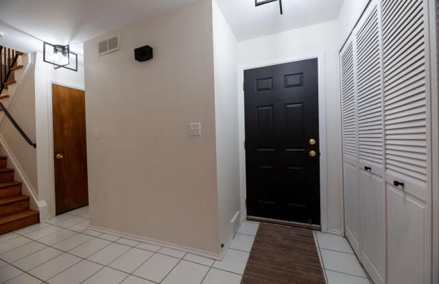 2146 Bryanston Crescent Street Gallery 4