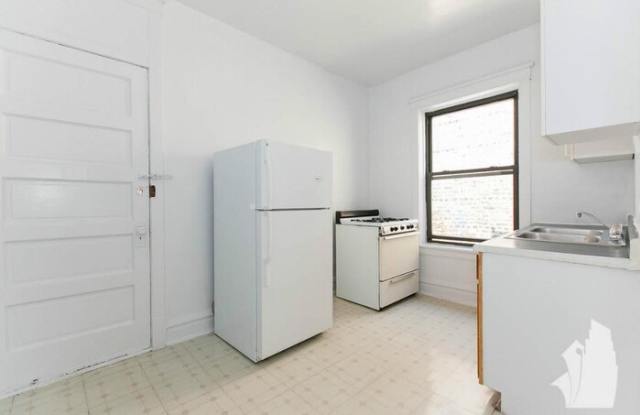 2516 North Kedzie Boulevard Gallery 2