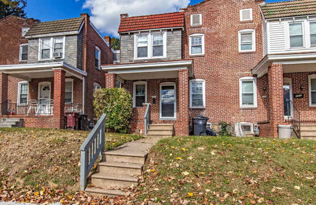 Updated 3 bedroom home in the City with rear deck! - 2805 North Van Buren Street, Wilmington, DE 19802