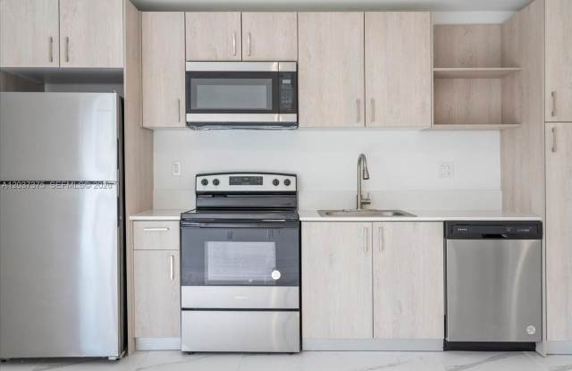 420 SW 7th Avenue 201, Miami, FL 33130 - 2391 photos photos