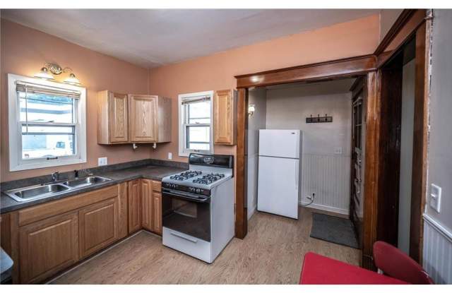 June 1st 2027- Large 5 Bedroom Single Family Home in Saint Paul Gallery 4