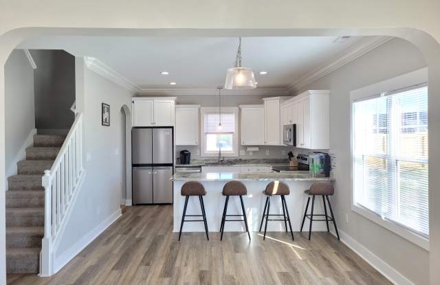 409 Bay Harbor Court Gallery 4