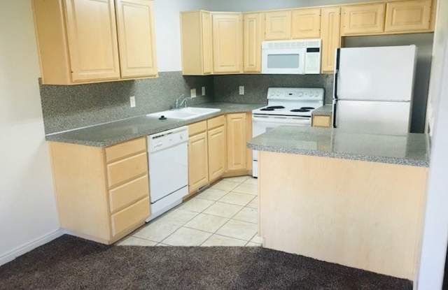 1131 E. Holmes Creek Dr. Gallery 2