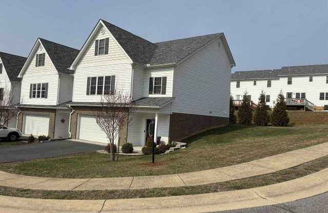 15 COLLINSWOOD WAY - 15 Collinswood Way, Staunton, VA 24401