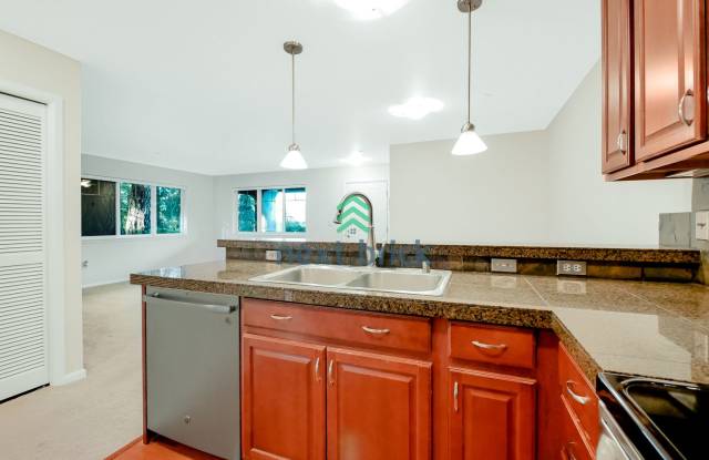 Charming 2 Bedroom 2 Bathroom Near Totem Lake Shopping Center! photos photos