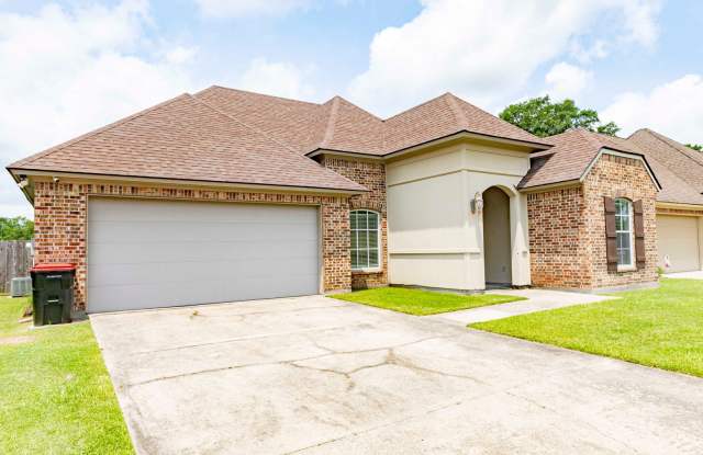 Charming 3 BR / 2 BA Home in Scott! Gallery 3