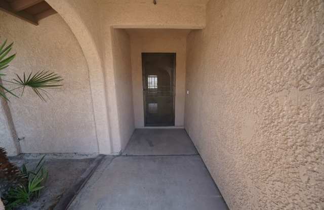 SHOWINGS AVAILABLE NOW Gallery 4
