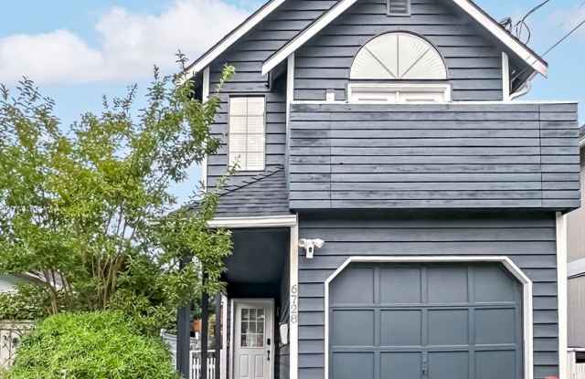 Charming Ballard 3BR Home with Patio, Garage in Prime Location photos photos
