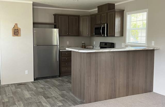 5161 Tokay Gallery 3