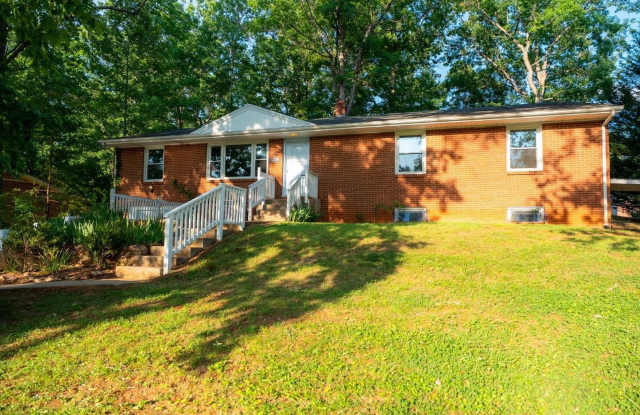 5 Bedroom Home in Lynchburg Gallery 3