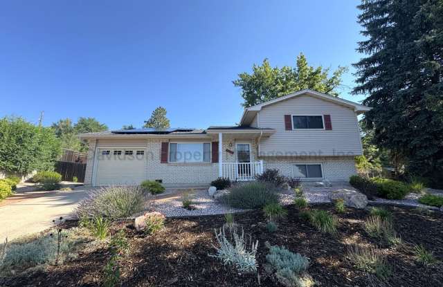 Cozy 3 Bedroom House in Southeast Colorado Springs Gallery 1
