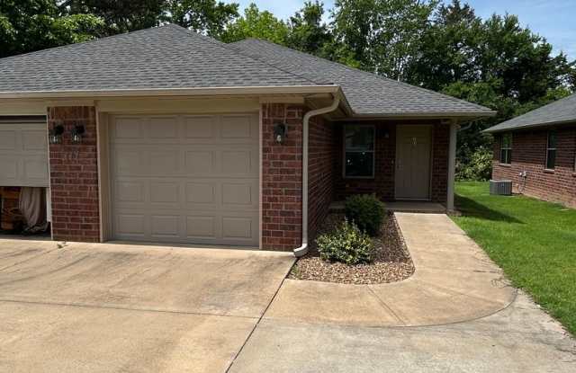 117 Sequoya Dr. A &amp; B photos photos