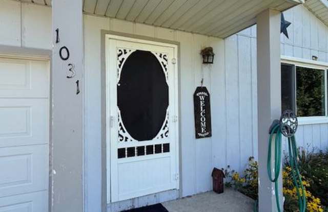1031 Adams Street Gallery 2