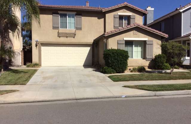 3 Bedroom 2 Bathroom Home in Corona photos photos