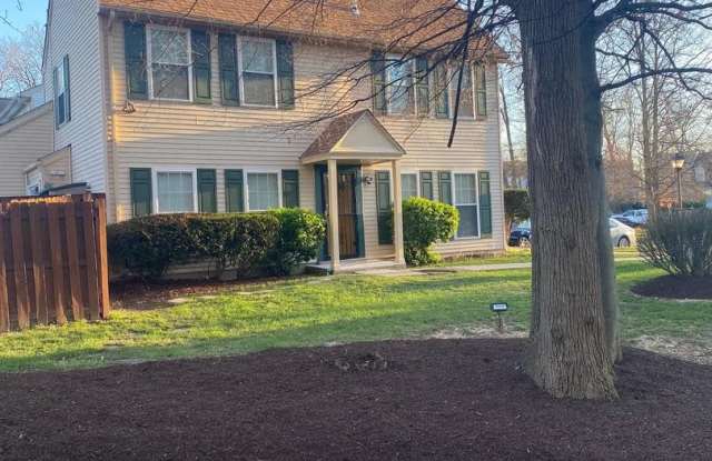 2412 ROSECROFT CT - 2412 Rosecroft Court, Glassmanor, MD 20745