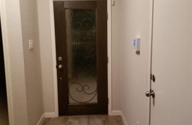 275 Lillianite Gallery 2