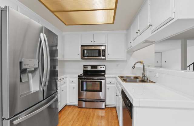 For Rent 3 Bed, 2.5 Bath Condo in Mesa Verde, Costa Mesa $4,195 - 3036 Clubhouse Road, Costa Mesa, CA 92626