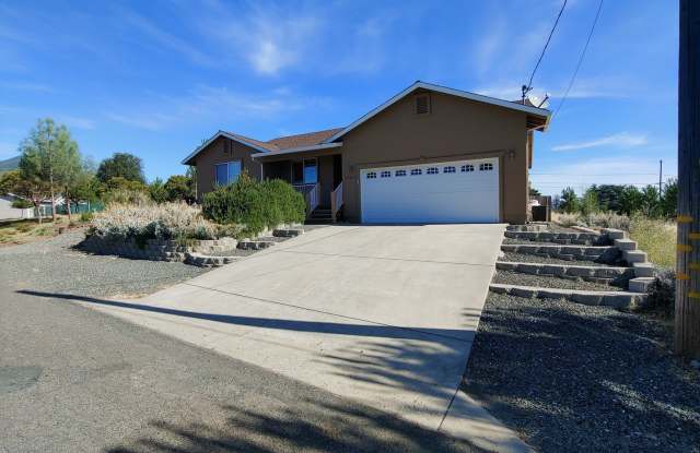 Beautiful Kelseyville rental photos photos