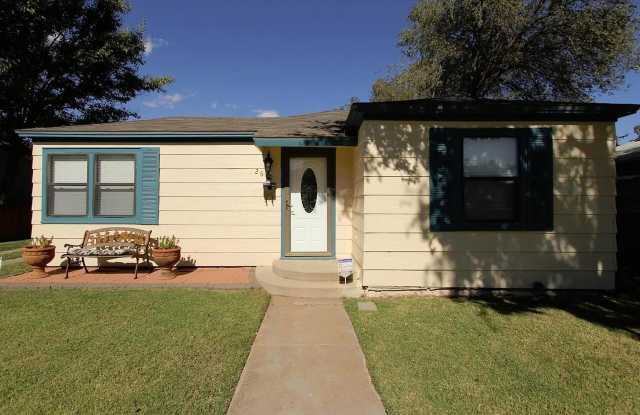 2610 35th Street photos photos