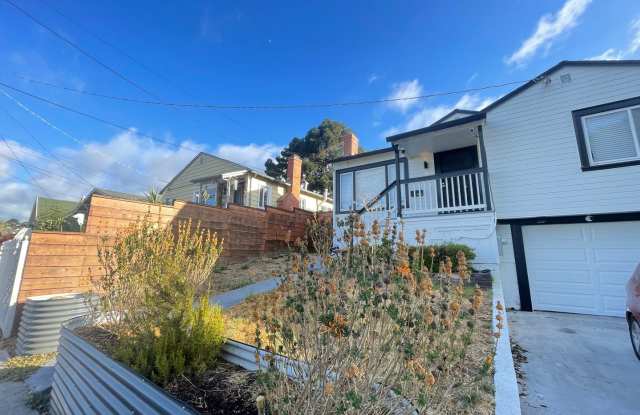 SPACIOUS 2 BEDROOM HOUSE IN OAKLAND! Gallery 2