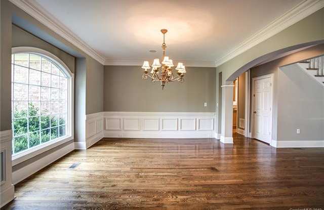 1009 Medinah Court Gallery 2