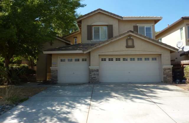 Large Two Story Home with Bonus Room, Covered Patio photos photos