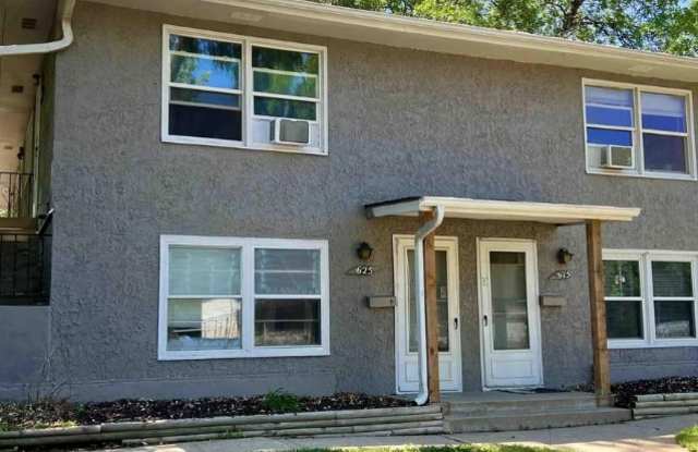 625 South Prairie Avenue - 1 photos photos