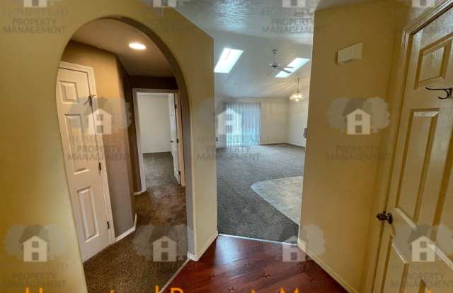 Hard to find single level 4 bedroom! Gallery 3