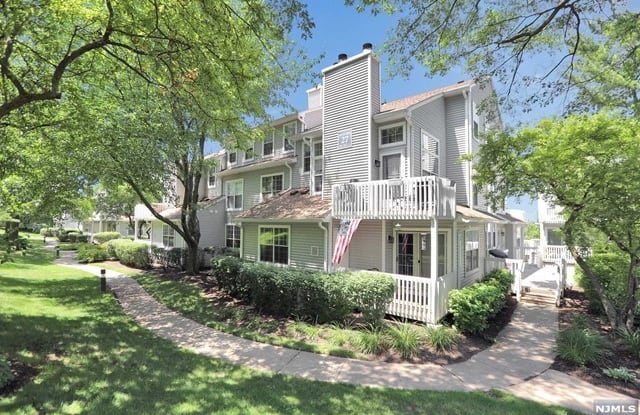 21  Fox Run Drive - 21 Fox Run Drive, Englewood, NJ 07631