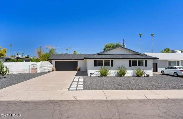 8414 E Bonnie Rose Avenue - 8414 East Bonnie Rose Avenue, Scottsdale, AZ 85250