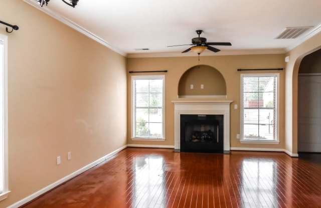 2464 Ridgemont Dr - 1 Gallery 4