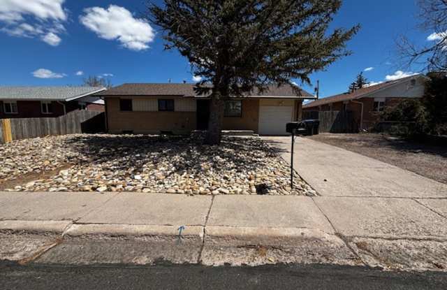 4 Bedroom 2 Bath Single Family Home In South Cheyenne photos photos