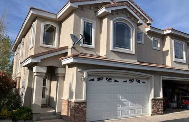 Tw Level Southwest Reno Townhome photos photos