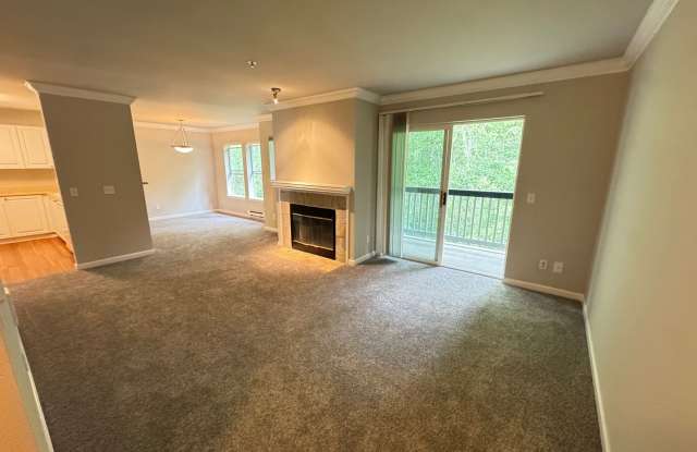 Spacious Condo in Federal Way w/ Garage photos photos