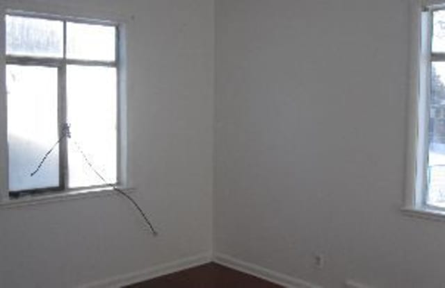 2333 Geneva Street Gallery 4