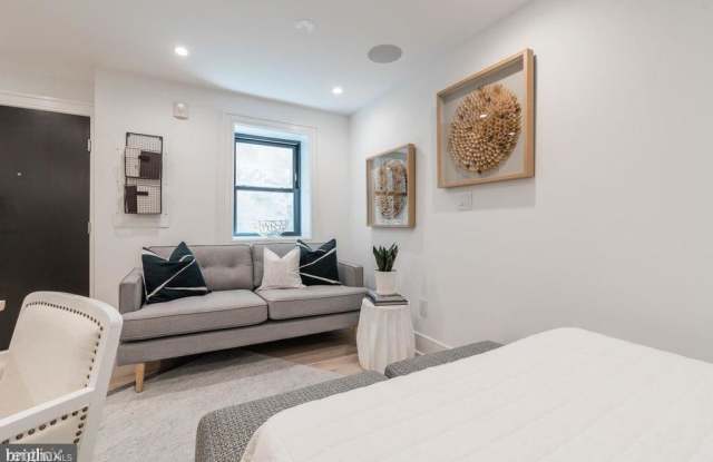 1524 18th St NW Unit 2 Gallery 3