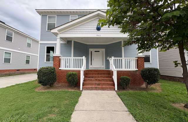 Huge home for rent photos photos