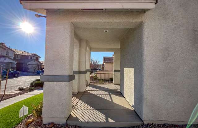 MOVE-IN SPECIAL! FIRST MONTH’S RENT FREE! Move in by September 17, 2026, and your first month’s rent is on us! Gallery 4
