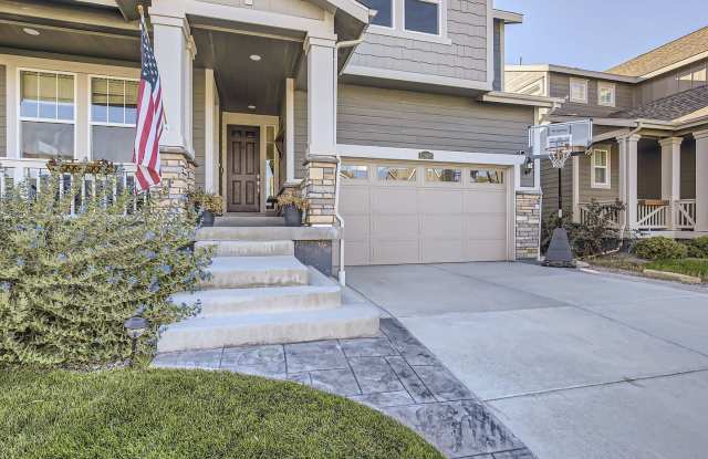 4b Barefoot Lakes Home + Attached 1b1b Apartment with Private Entrance and Stacking Laundry Gallery 4