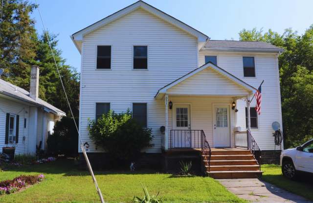 651 Paupack Street photos photos