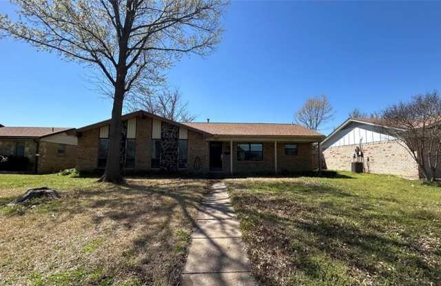 1021 Brookshire Circle - 1021 Brookshire Circle, Garland, TX 75043