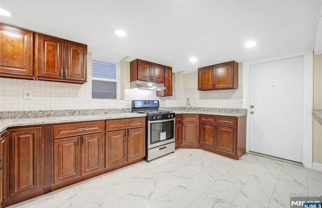 3301 Pleasant Avenue 3311 photos photos