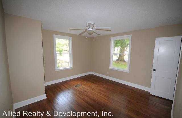 85 Springbrook Gallery 3
