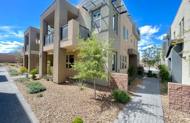 This spectacular 3-bedroom with amazing city veiw! Ready for Immediate move-in! photos photos
