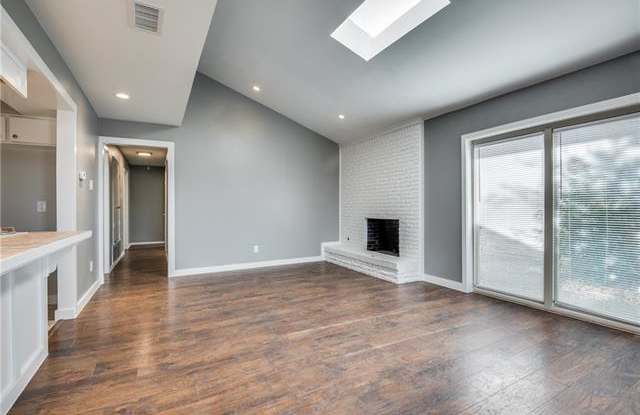 2724 Lago Vista Loop Gallery 4