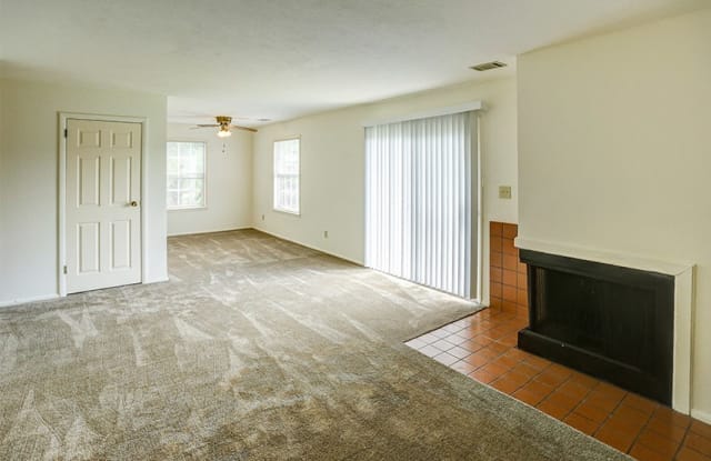 Williamsburg on The Lake Apartments of Valparaiso Gallery 2
