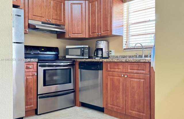 1300 Moffett St photos photos