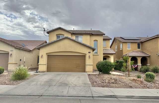 LOVELY 3 BEDROOM, 2.5 BATHROOM HOME LOCATED IN A BEAUTIFUL AND WELL-KEPT COMMUNITY. photos photos