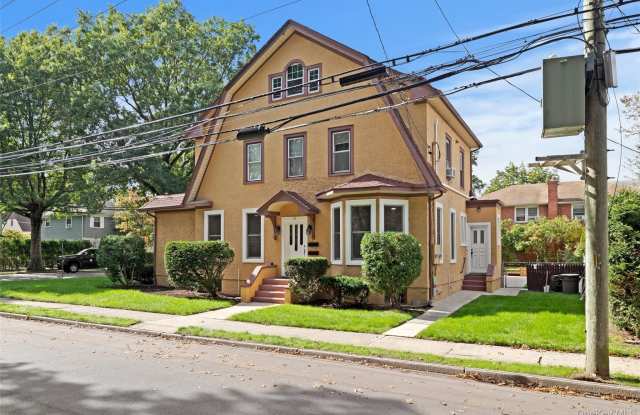 78 Violet Avenue unit: First Floor With 2 Bdrms photos photos