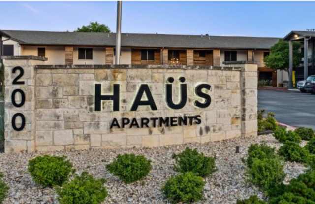 Primrose Haus Apartments! photos photos